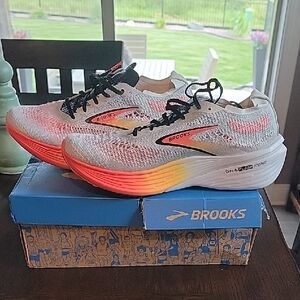 Brooks Hyperion Elite 4